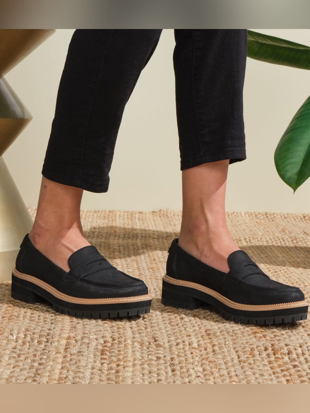 Toms Cara leather lug sole Loafers black NEW 7.5